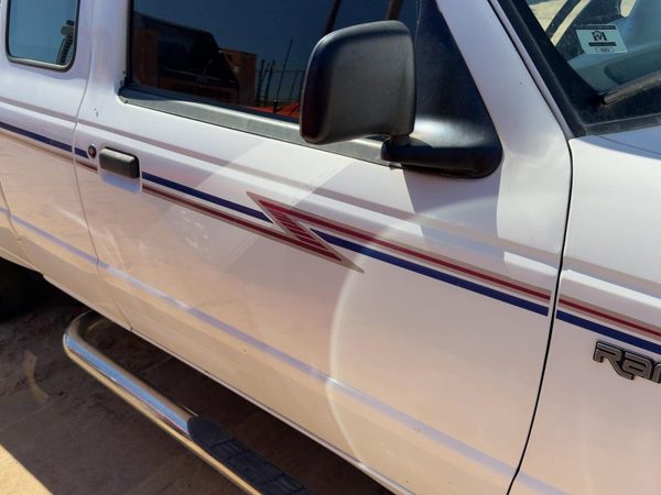 1996 Ford Ranger Front Door RH White Yz — photo 2