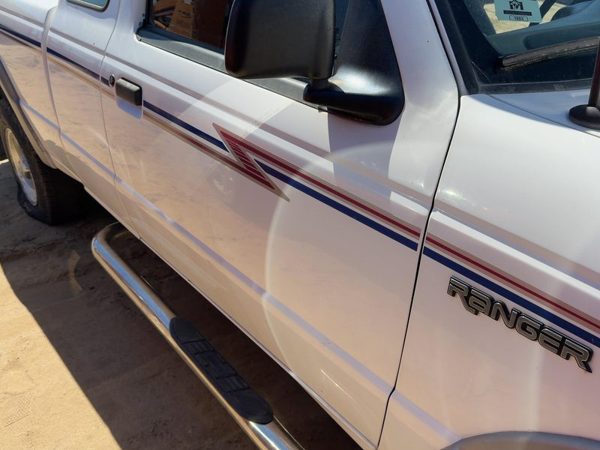 1996 Ford Ranger Front Door RH White Yz — photo 1
