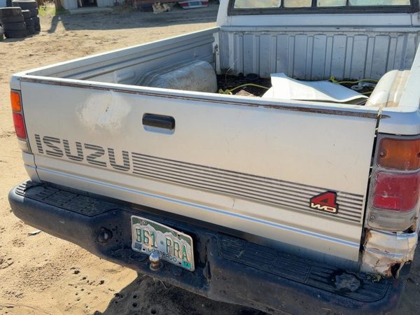 1991 Isuzu Pickup Trunk/decklid/hatch/tailgate Silver — photo 1