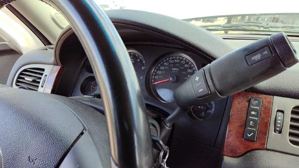 2010 Chevy Tahoe Dash Panel Black — photo 2