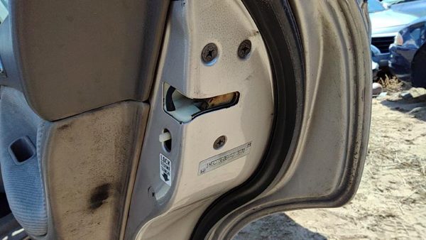 1997 Honda Accord Passenger Right Rear Door Latch With Rods/Cables Oem Back — photo 2