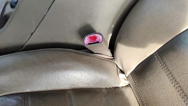2002-2005 Ford Explorer Driver Left Front Seat Belt Buckle Receiver Oem Tan Gp — photo 2