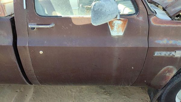 1983 GMC Sierra Front Door RH Brown — photo 3