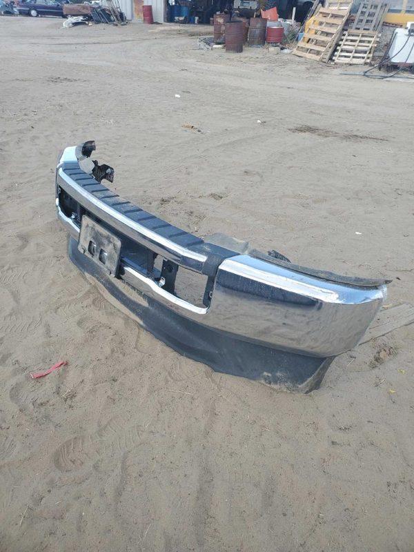 2020 Jeep Cherokee Front Bumper Assy. Nto New Take Off Chrome W/o Fog Lamps — photo 2