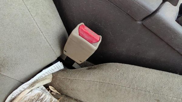 2001 Nissan Maxima Passenger Right Front Seat Belt Buckle Receiver Oem Tan — photo 1