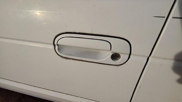 2000-2003 Nissan Sentra Driver Left Front Outside Door Handle Oem White Qm1 — photo 4