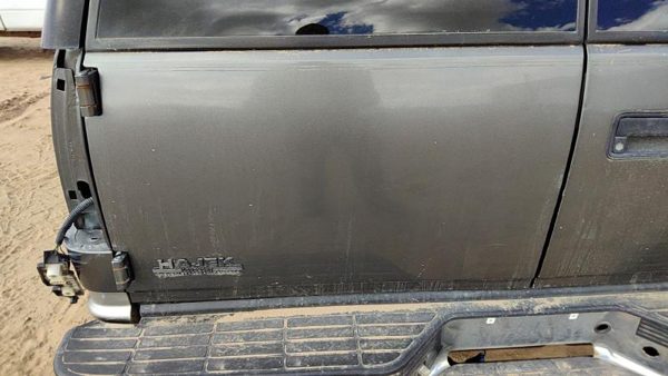 1999 Suburban 1500 Back Door LH Pewter 11L — photo 2
