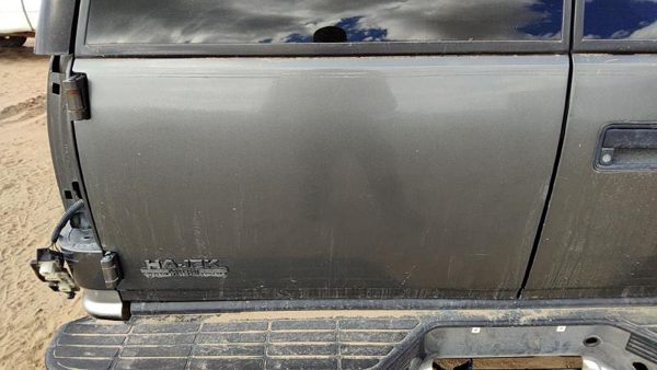 1999 Suburban 1500 Back Door LH Pewter 11L — photo 3