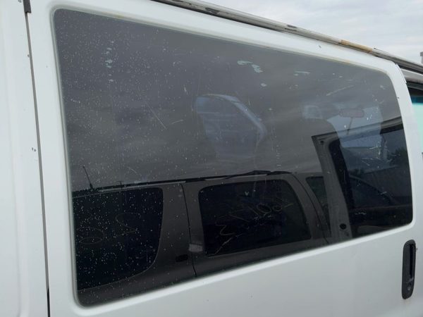 96-02 Express Van 2500 Passenger Right Rear Side Window Door Glass Oem Back — photo 1