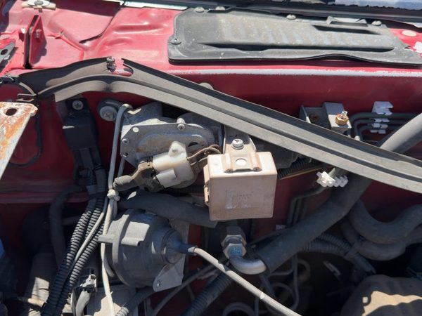 1994 Nissan Pathfinder Windshield Wiper Motor Front OEM 2881559G00 — photo 2