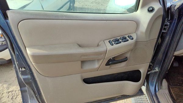 04-05 Ford Explorer Driver Left Front Door Trim Panel With Master Switch Tan Gp — photo 3