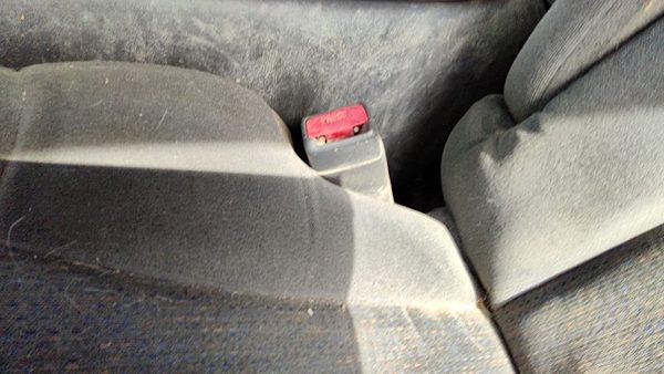 01-02 2500 Hd Driver Left Front Seat Belt Buckle Receiver Oem Graphite 12D — photo 3