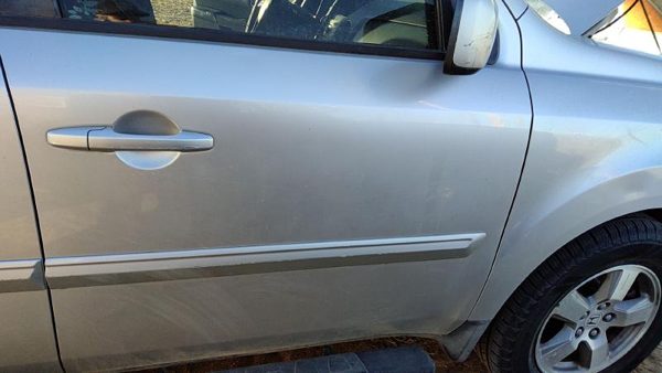 2009 Honda Pilot Front Door RH Silver Si — photo 4