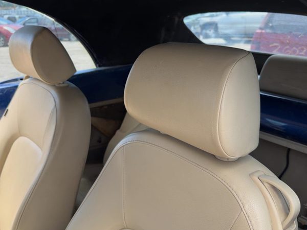 07-10 Vw Beetle Convertible Pair Of Front Headrests Oem Left Right Set Seat Tan — photo 3