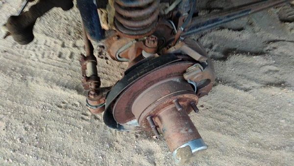 1979 Ford F150 Driver Left Front Spindle Steering Knuckle With Wheel Hub Oem 4X4 — photo 2