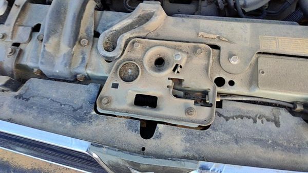 1982-1991 Pontiac 6000 Hood Latch Assembly With Bracket Oem 10051036 — photo 1