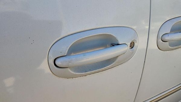 98-00 Town & Country Driver Left Front Outside Door Handle Oem Pwp Golden White — photo 2
