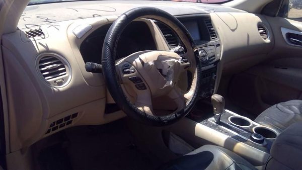 2013 Nissan Pathfinder — vehicle photo 5