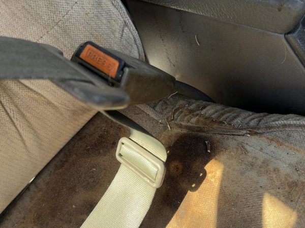 1985-1988 Nissan Maxima Passenger Right Front Seat Belt Buckle Receiver Oem Gray — photo 4