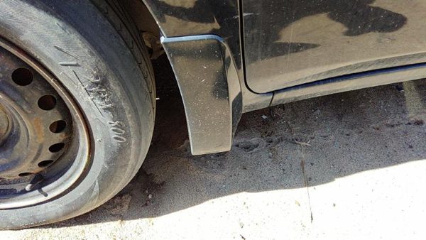 07-10 Nissan Sentra Driver Left Moulding From Fender Oem Trim Strip Black Kh3 — photo 1