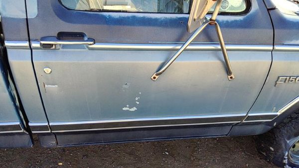 1982 Ford F150 Front Door RH Blue — photo 2