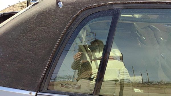 91-96 Park Ave Ultra Passenger Right Rear Vent Window Back Door Glass With Frame — photo 2