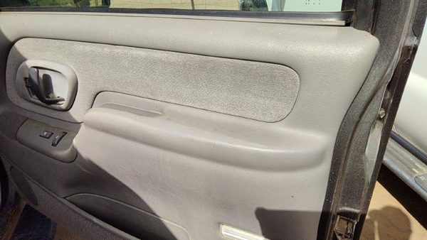 97-99 Chevy Suburban Passenger Right Front Inside Door Trim Panel Only Gray 132 — photo 2