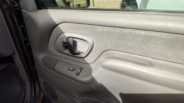 97-99 Chevy Suburban Passenger Right Front Inside Door Trim Panel Only Gray 132 — photo 4