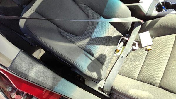 2010 Ford Fusion Passenger Right Front Seat Belt Retractor Oem Shoulder Black Dw — photo 1