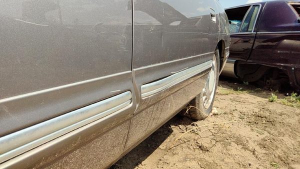 1999 Cadillac DeVille Rear Door LH 46A Beige — photo 7