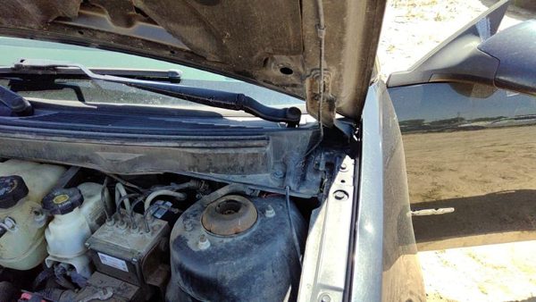 2009 Pontiac G6 Hood Hinge RH Gxp Coupe Black 58U — photo 4