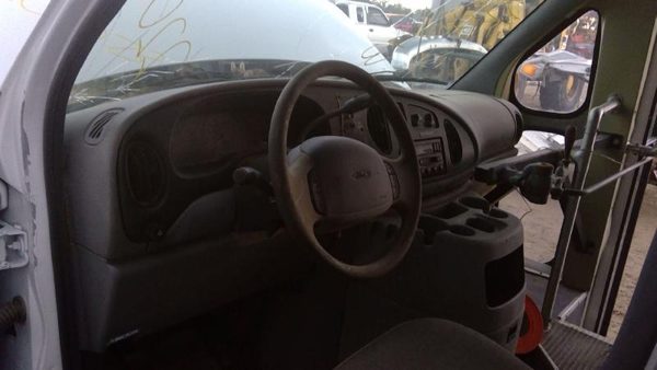 2002 Ford E-350 Super Duty Caliper Van E450 RH — photo 6