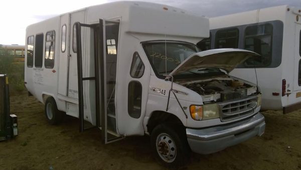 2002 Ford E-350 Super Duty Caliper Van E450 RH — photo 1