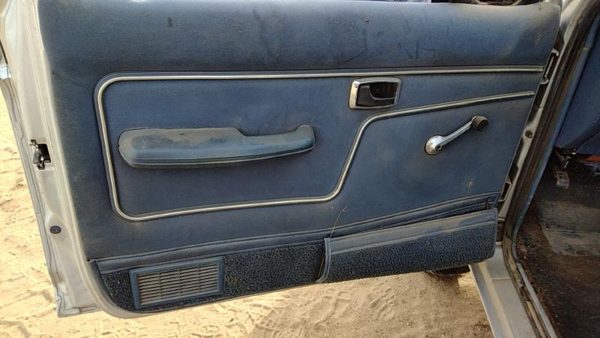 83-88 Ford Ranger Driver Left Front Door Trim Panel Manual Blue — photo 1