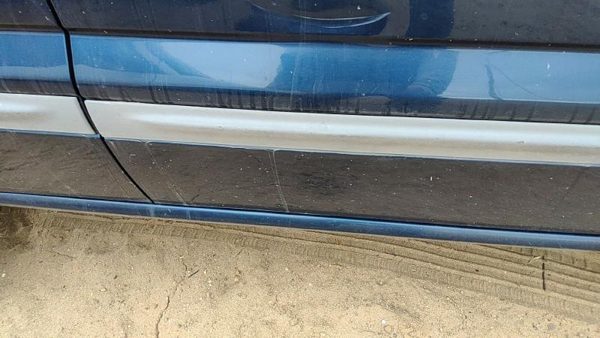 2002-2007 Jeep Liberty Passenger Right Front Moulding From Door Oem Trim Strip — photo 2