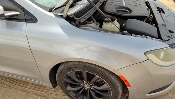 2015 Chrysler 200 Fender RH Billet Silver Psc — photo 1