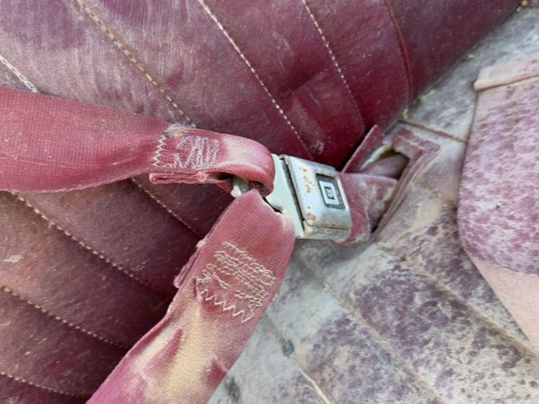82-94 Chevy S10 Pickup Passenger Right Front Seat Belt Buckle Receiver Oem Red — photo 6