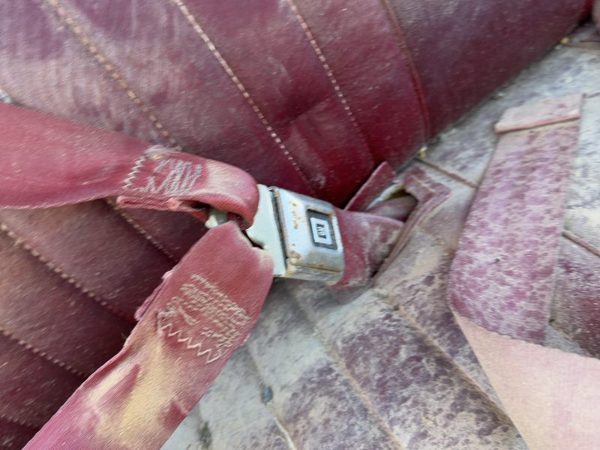 82-94 Chevy S10 Pickup Passenger Right Front Seat Belt Buckle Receiver Oem Red — photo 5