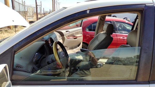 2004-2010 Toyota Sienna Driver Left Front Side Window Door Glass Oem 68102Ae010 — photo 1
