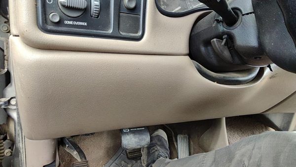 00-02 Silverado 2500 Hd Lower Dash Under Column Knee Bolster Trim Panel Tan 52D — photo 2