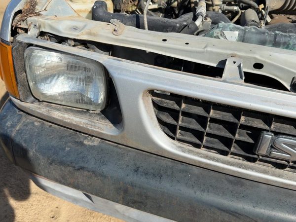 1991-1992 Isuzu Pup Front Grille Assembly Oem Silver 8970138575 — photo 4