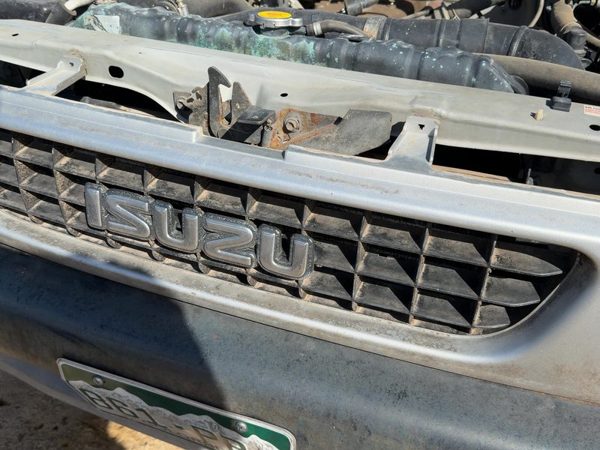 1991-1992 Isuzu Pup Front Grille Assembly Oem Silver 8970138575 — photo 8