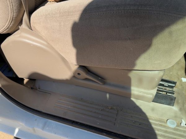 03-07 Chevy Silverado 2500 Passenger Right Side Seat Trim Panel Oem Tan 52D — photo 3