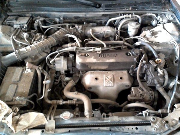 1997 Honda Accord Radiator Broken Tab Usable — photo 2