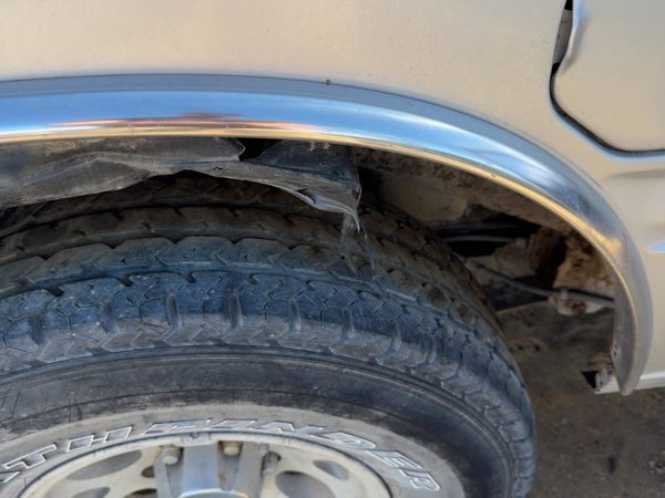 1988-1992 Isuzu Pup Passenger Right Rear Wheel Flare Moulding Oem Back Silver — photo 8