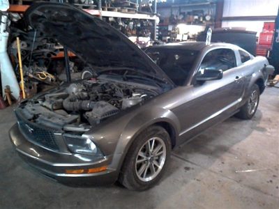 2005 Ford Mustang Wheel