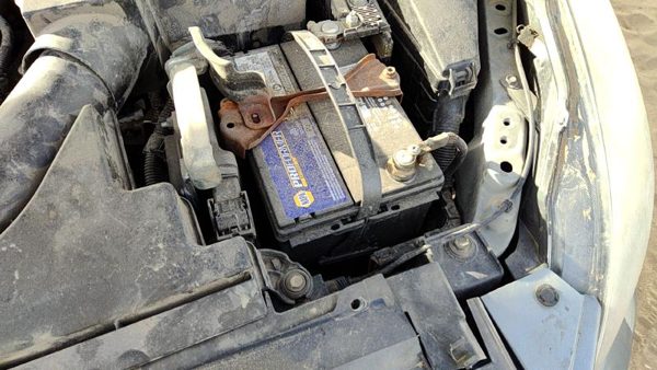 2007-2015 Nissan Altima Complete Battery Box Mount Tray With Hold Down Oem 2.5L — photo 1