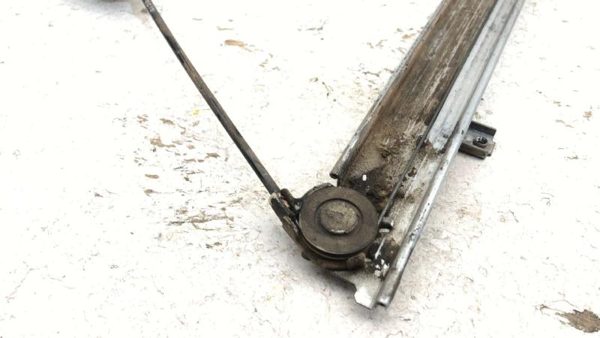 1986-1997 Nissan Hardbody Passenger Right Manual Window Regulator Oem 807003B300 — photo 8