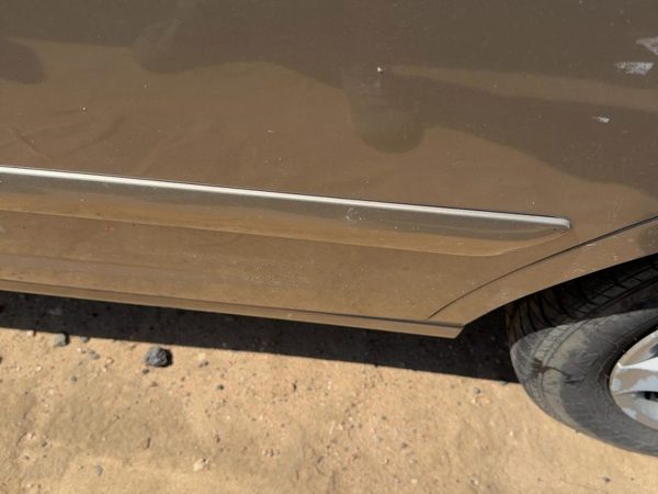 01-03 Elantra Driver Left Rear Moulding From Door Back Gls Sedan Prime Beige Ko — photo 5