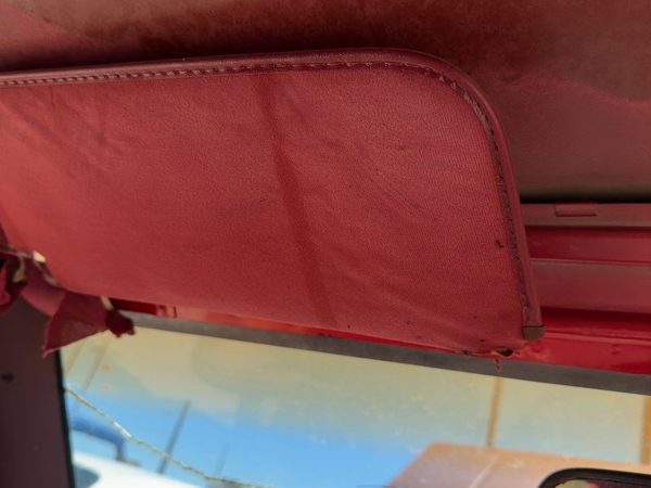 1982-1993 Chevy S10 Pickup Driver Left Sun Visor Oem Red — photo 1